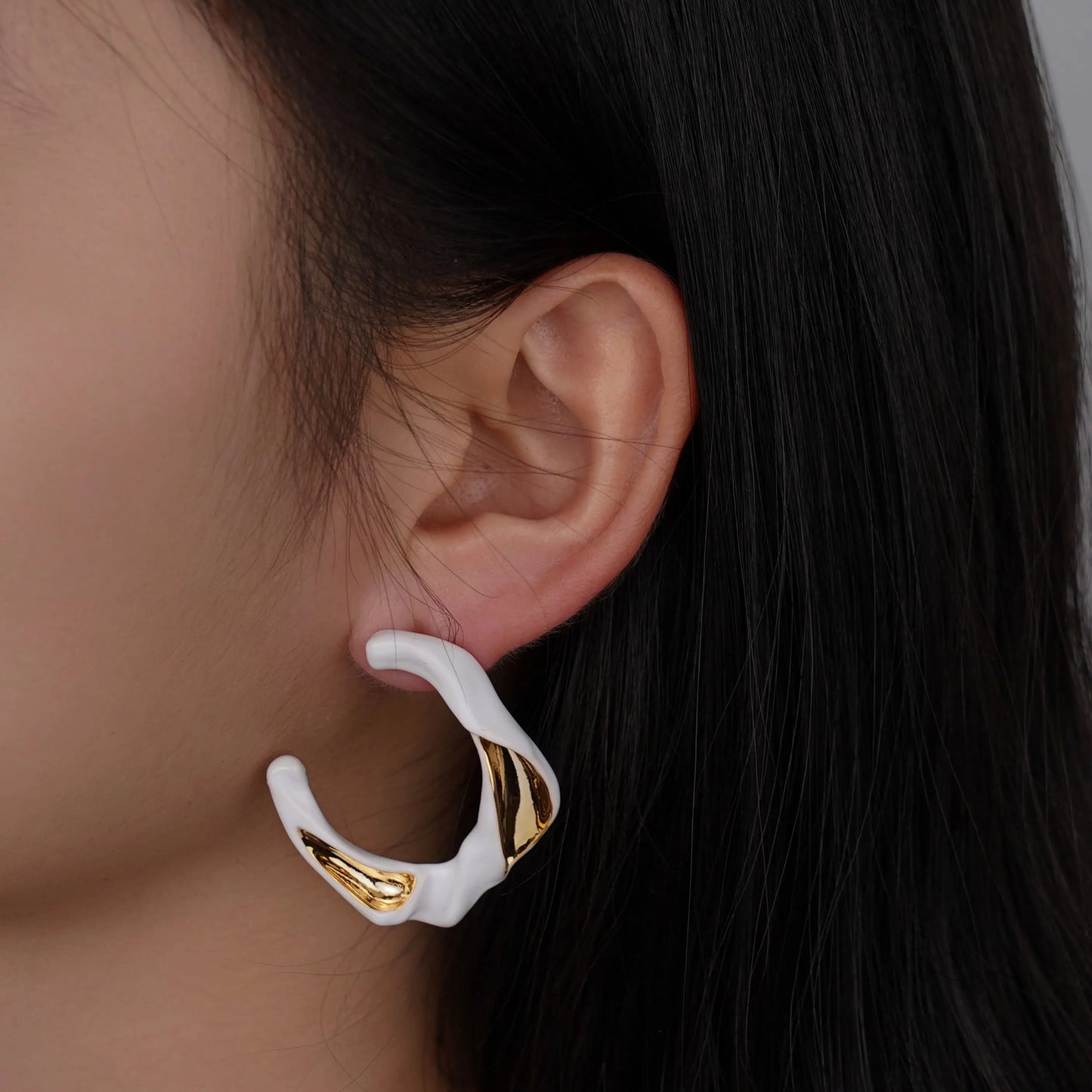 White Enamel & Yellow Gold earrings