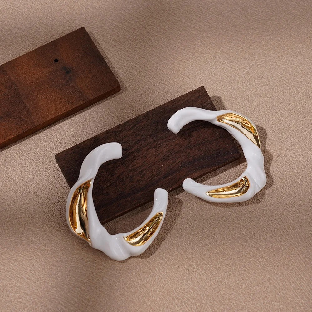 White Enamel & Yellow Gold earrings